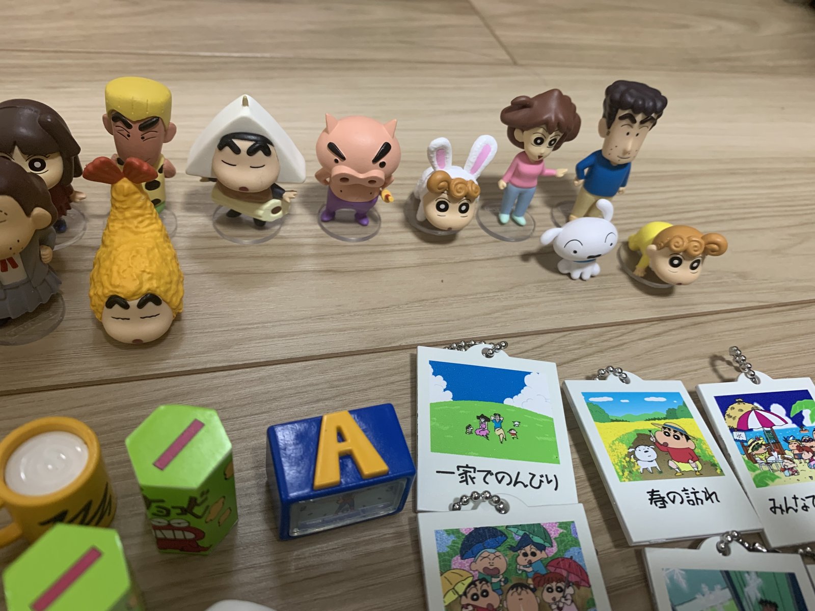 キャラフィギュアのアップ（右）